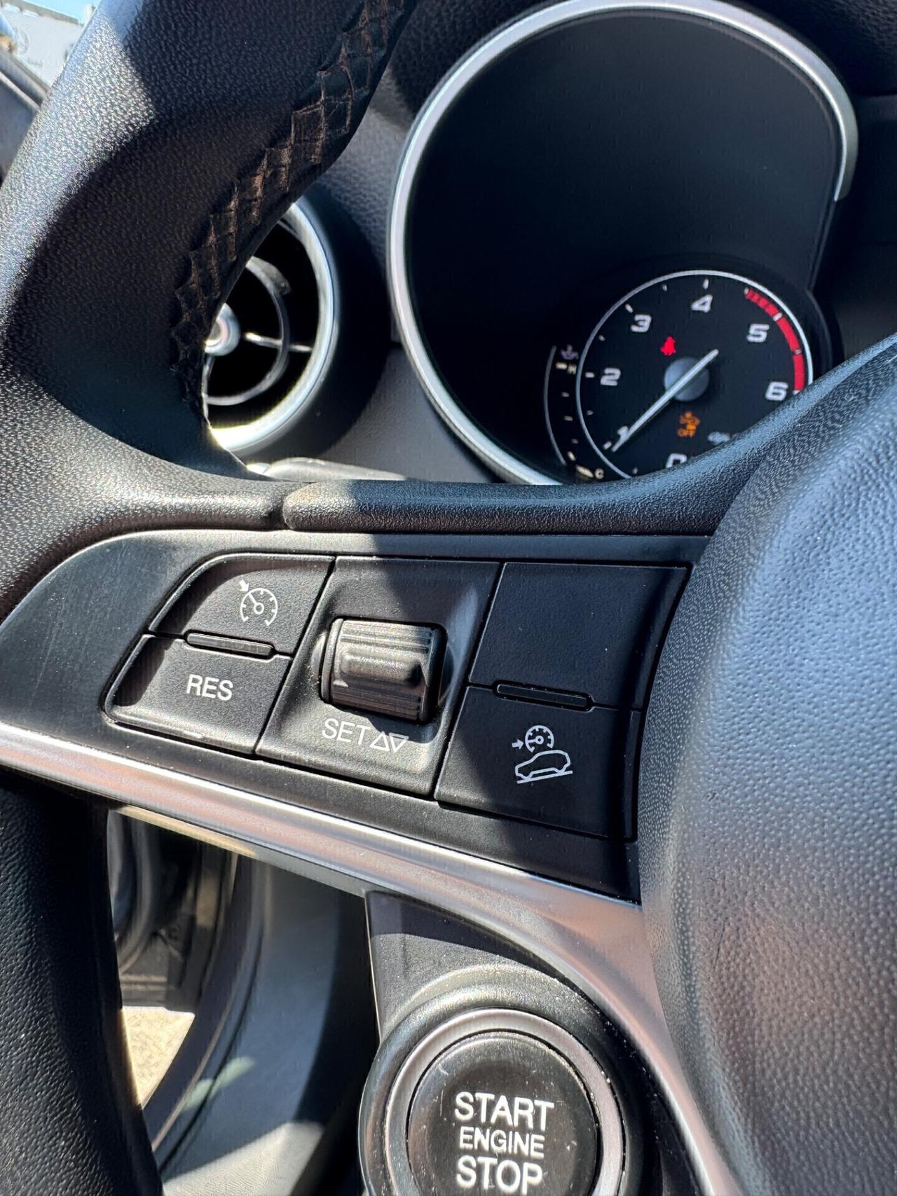 Alfa Romeo Stelvio 2.2 Turbodiesel 180 CV AT8 Q4 Business