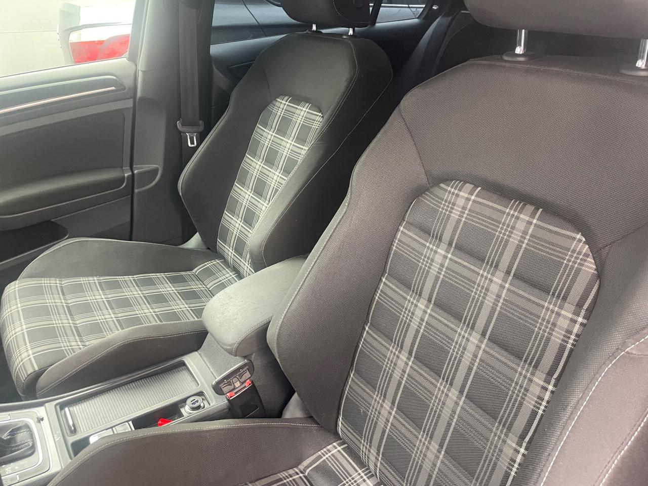Volkswagen Golf GTD 2.0 TDI DSG 5p. BlueMotion Technology