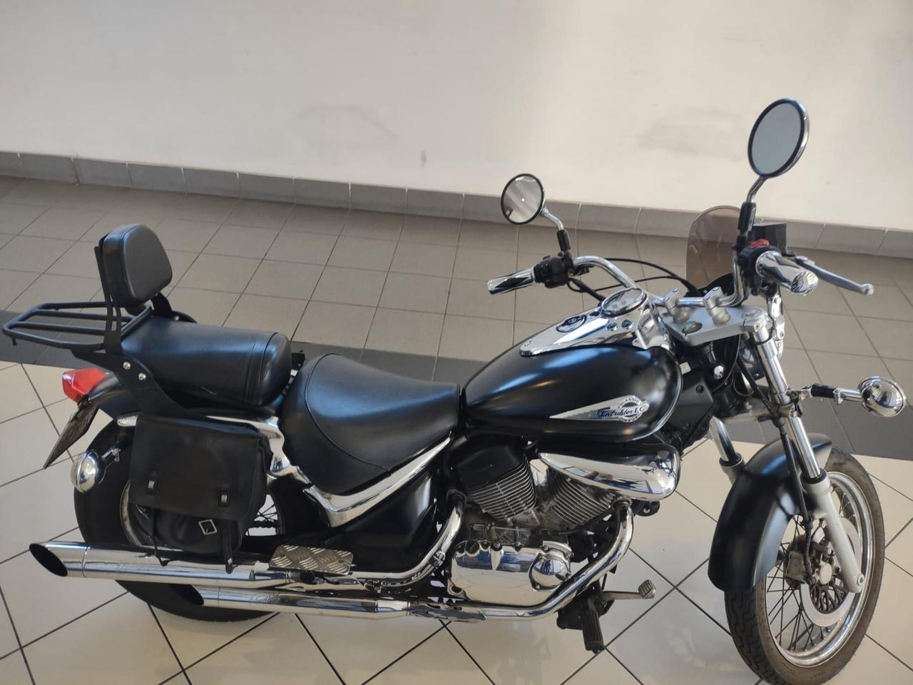 Suzuki VL 250 Intruder de luxe ISCRIVIBILE ASI