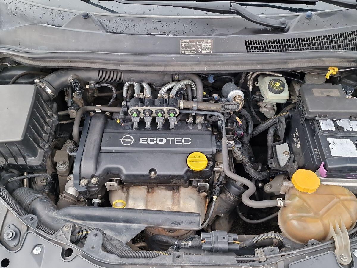 OPEL CORSA 1.2 GPL CLUB 5 PORTE