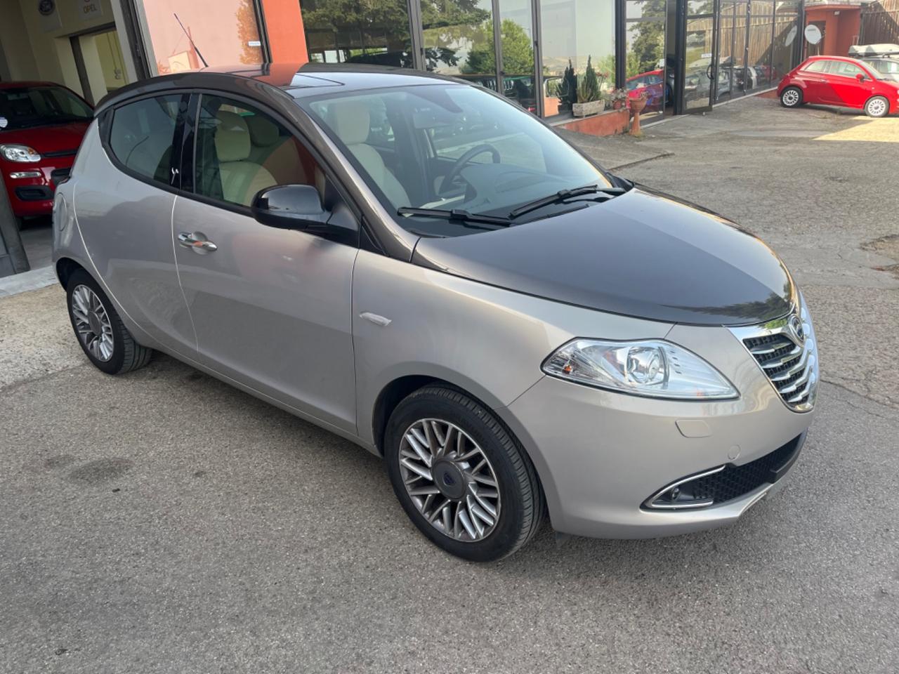 Lancia Ypsilon1.2 69CV Platinum-solo 32000Km-