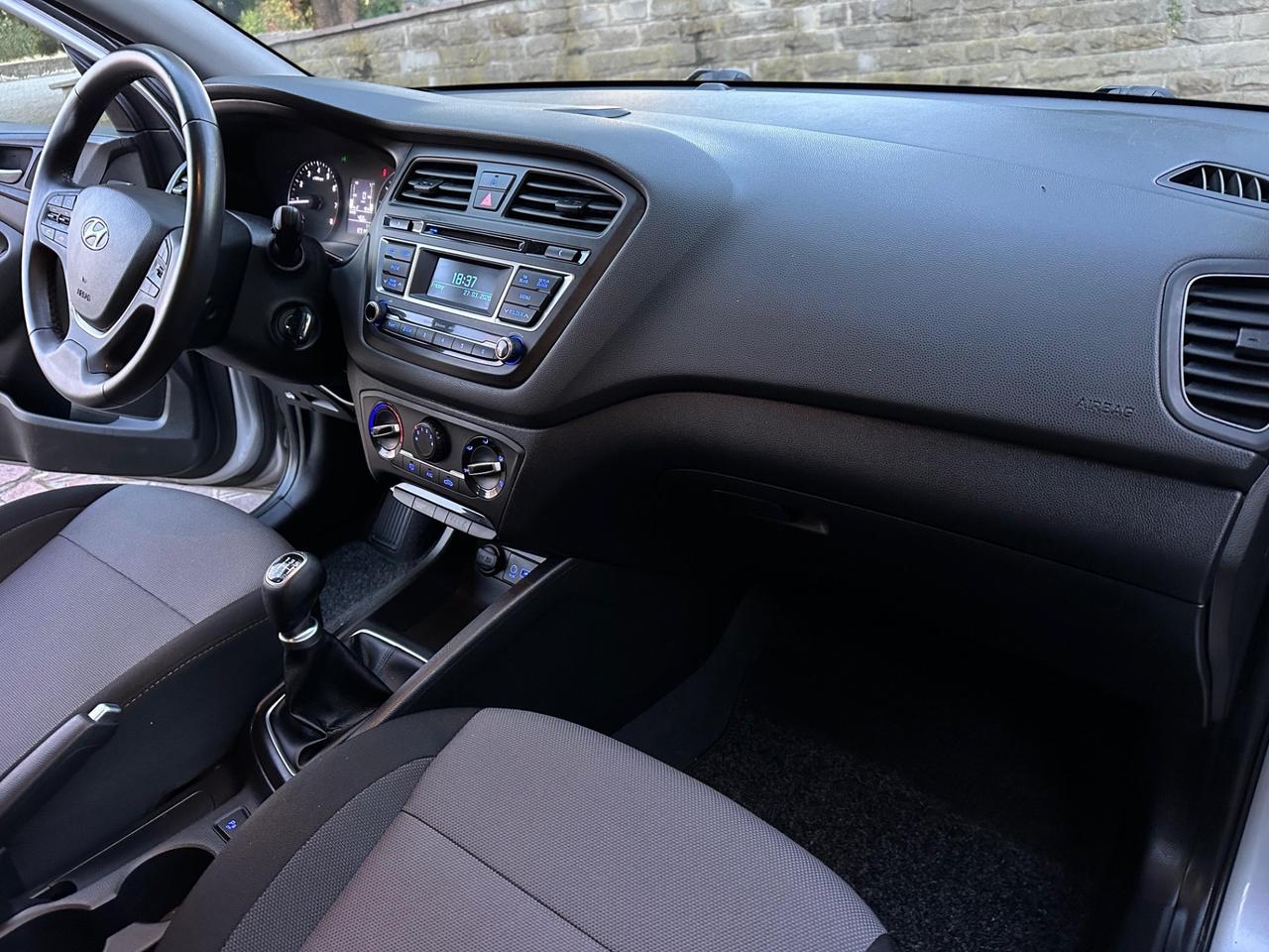 Hyundai i20 1.2 5 porte Econext Blackline