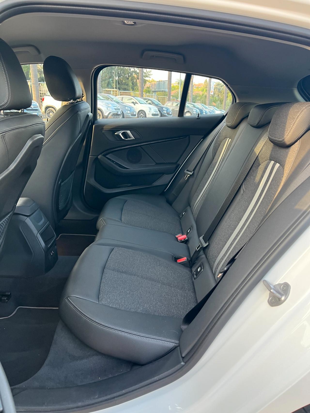 Bmw 116 116d 5p. Msport