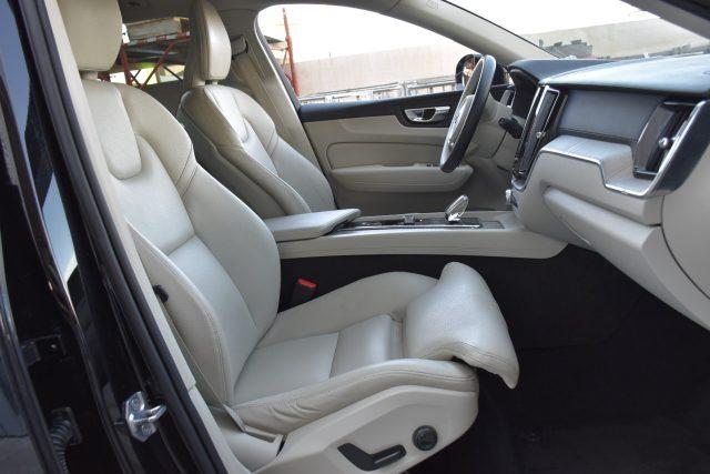 VOLVO XC60 B4 (d) Geartronic Inscription