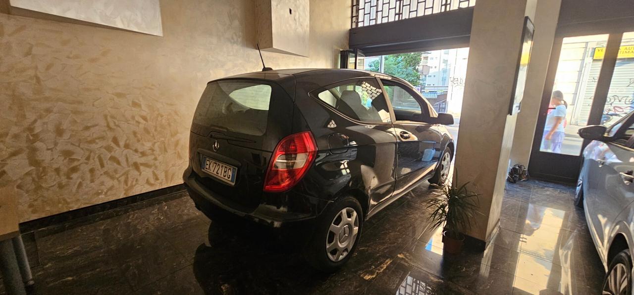 Mercedes-benz A 160 BlueEFFICIENCY Coupé Elegance