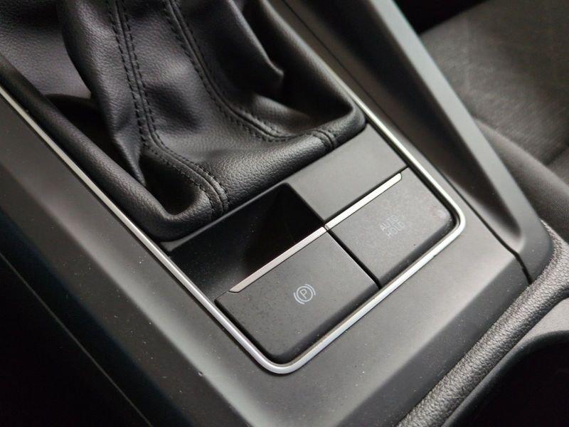 Volkswagen Golf 8 serie 2.0 TDI 115 CV SCR Life