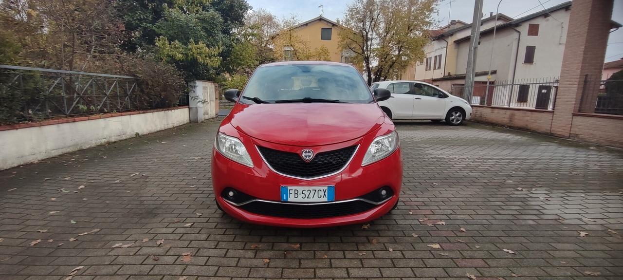 Lancia Ypsilon 1.2 69 CV 5 porte GPL Ecochic Silver