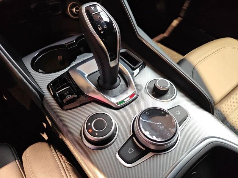 Alfa Romeo Giulia Giulia 2.2 Turbodiesel 210 CV AT8 AWD Q4 Veloce