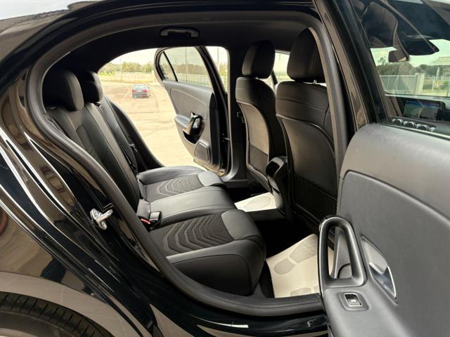 MERCEDES-BENZ A 200 d Automatic Business Extra MONITOR 10,25''