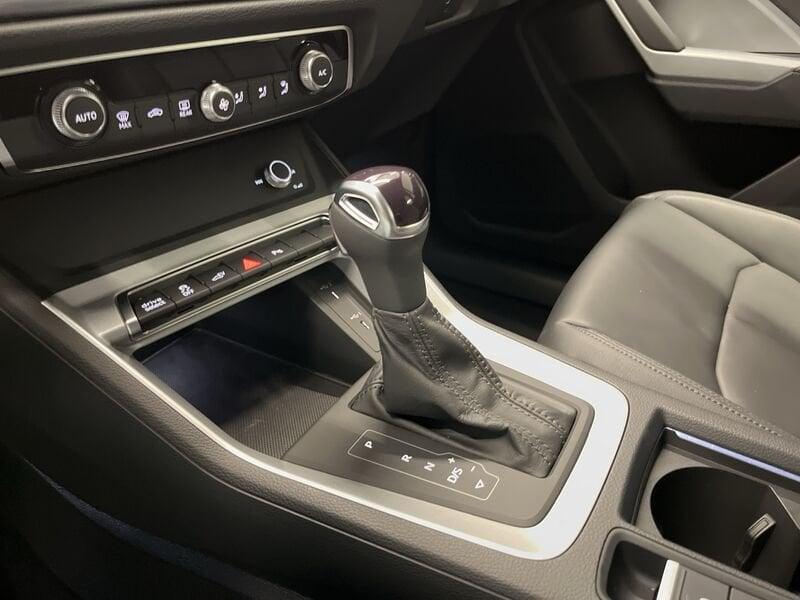 Audi Q3 Audi Sportback Business Plus 45 TFSI e 180(245) kW(CV) S tronic