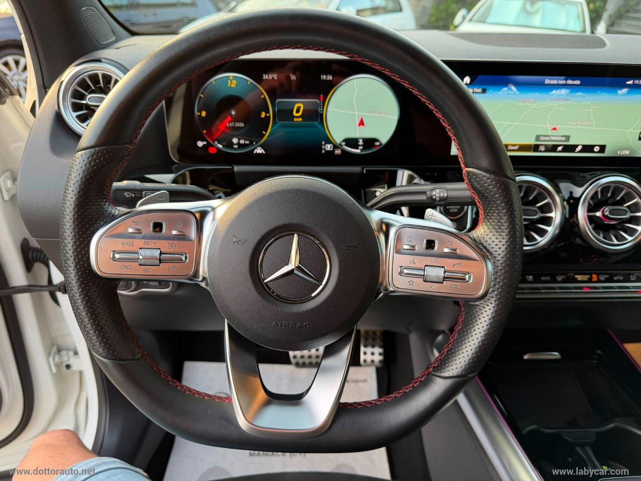 MERCEDES-BENZ GLA 200 d Automatic 4Matic Premium