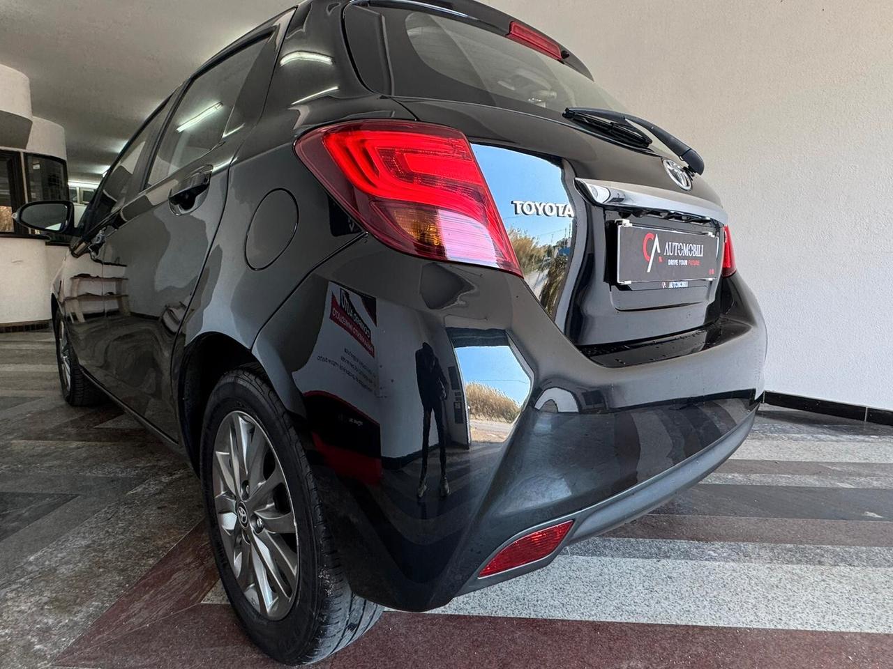 Toyota Yaris 1.0 5 porte Lounge