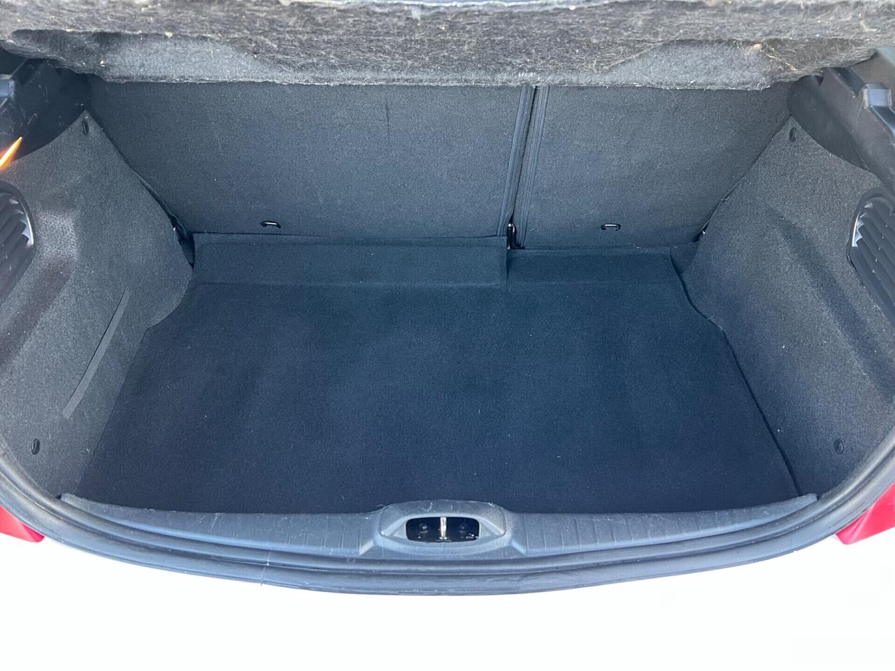 Peugeot 208 1.2 Benzina 82cv 5P. Allure - 2014