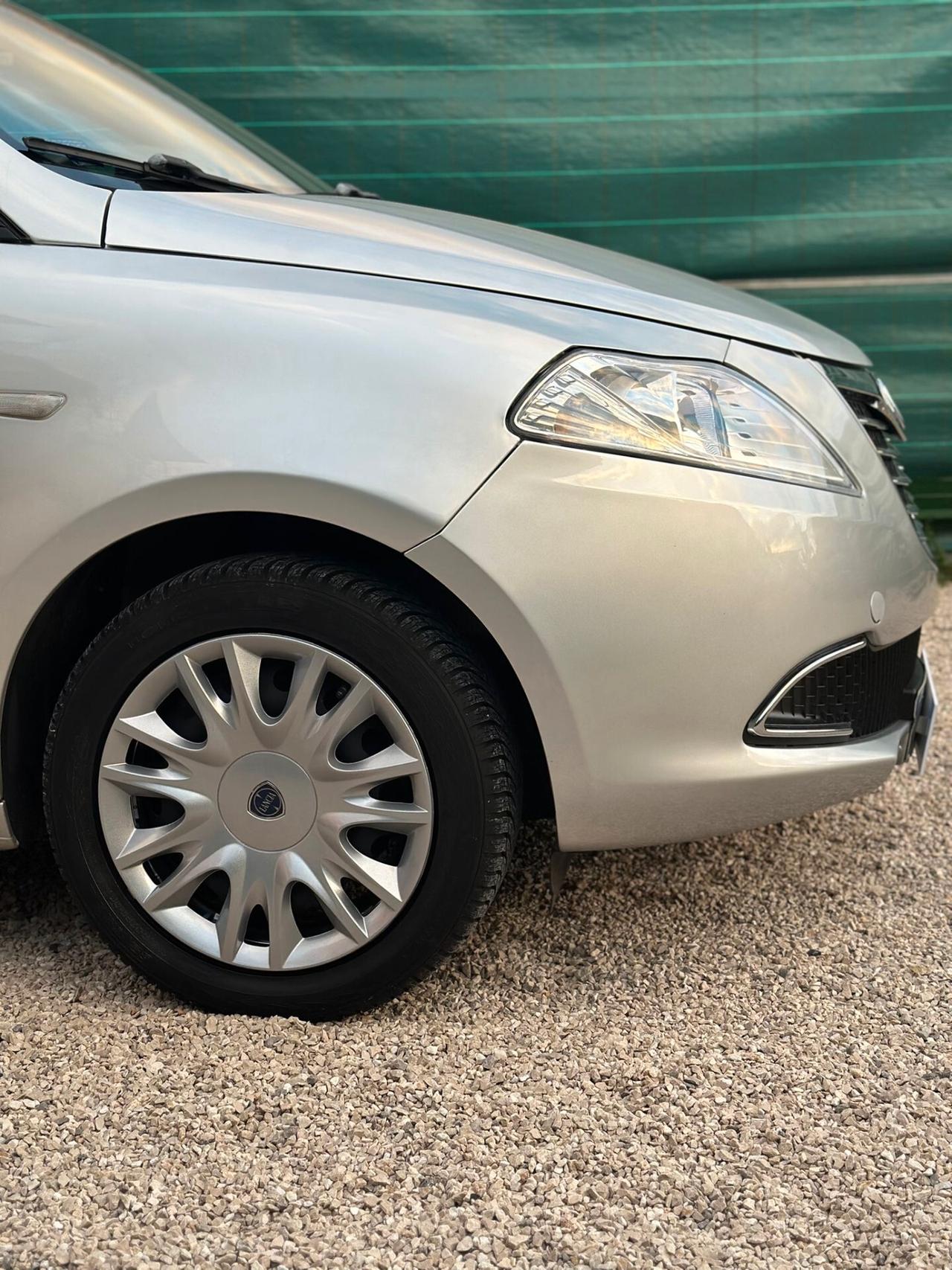Lancia Ypsilon 1.2 2014 GPL Ecochic Silver