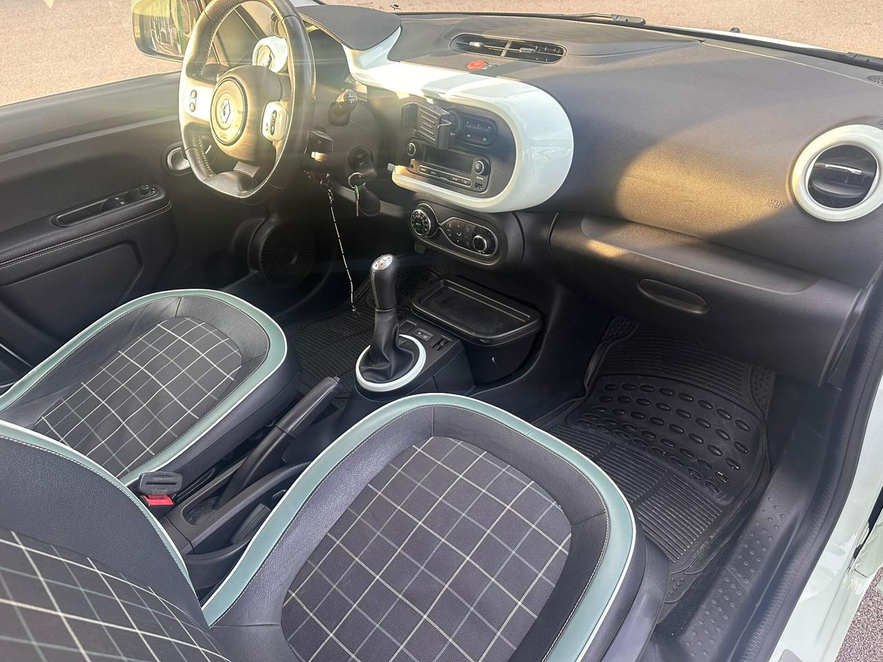 Renault Twingo SCe Stop&Start La Parisienne