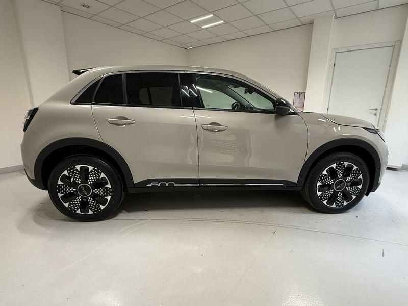 FIAT 600 600 1.2 hybrid La Prima Automatica