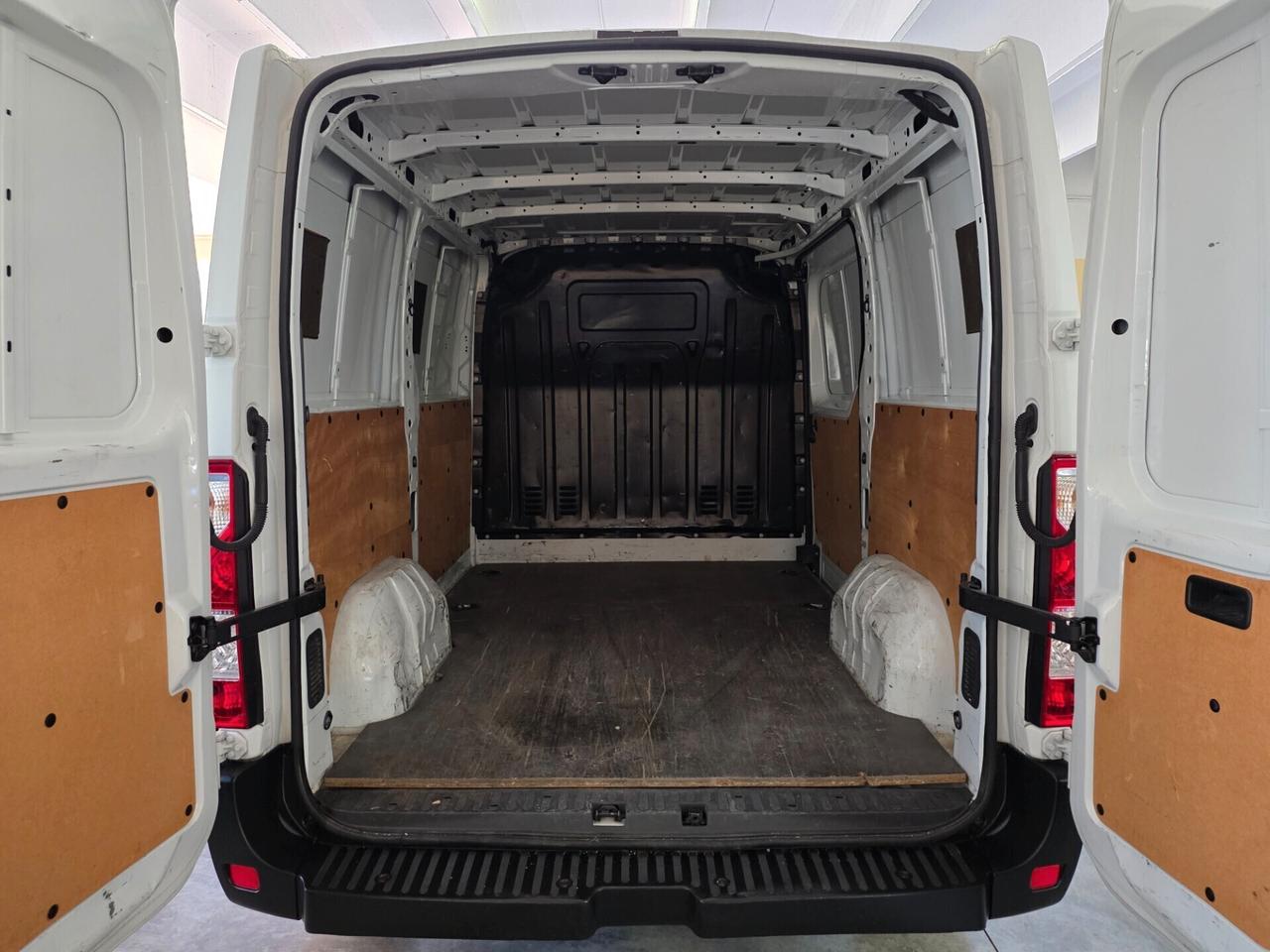 Nissan NV400 35 2.3 dCi PC-TN Furgone