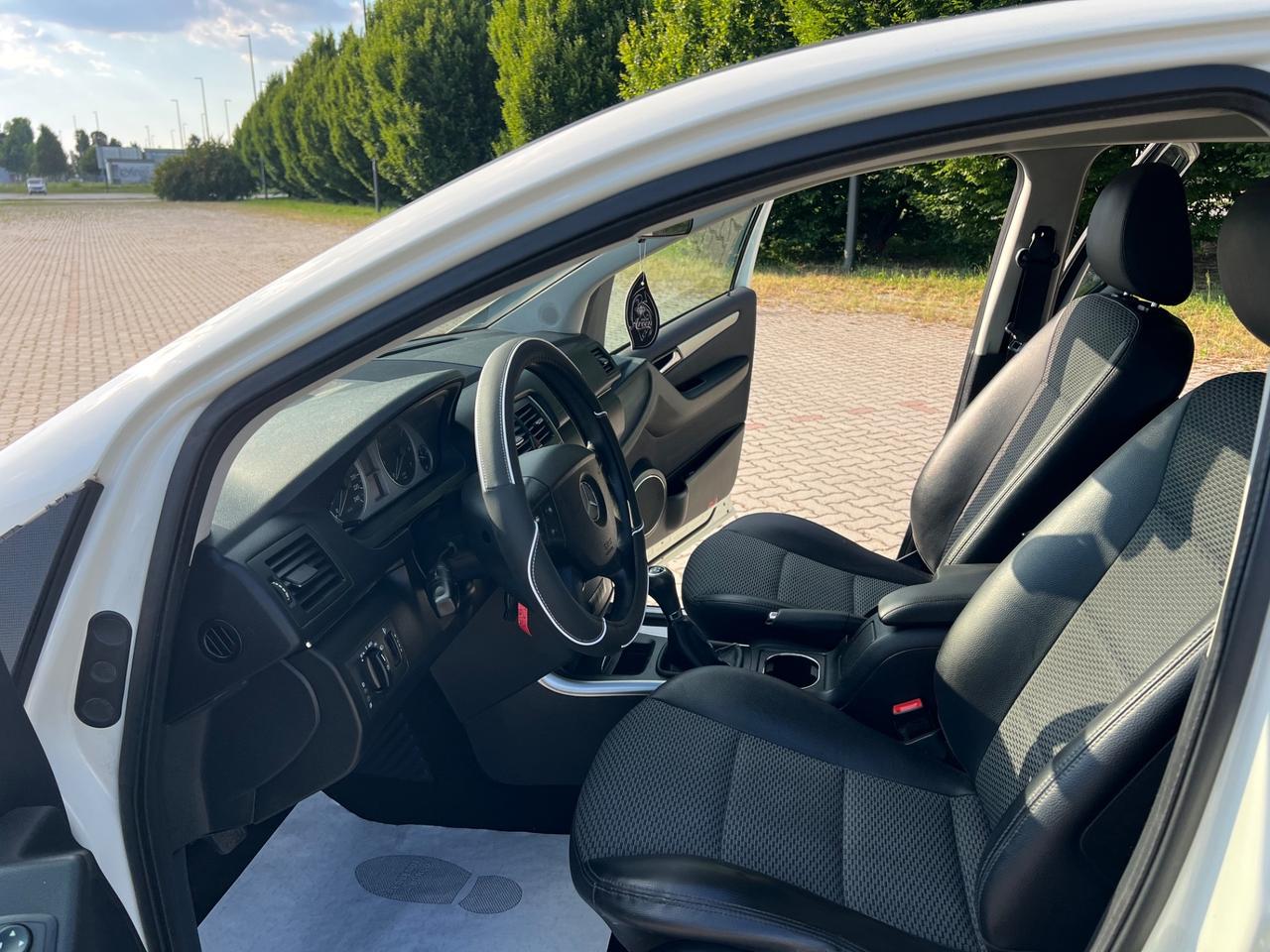 Mercedes-benz B 180 B 180 BlueEFFICIENCY Sport