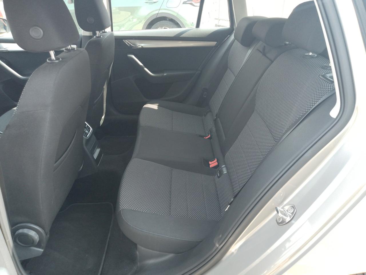 Skoda Octavia 1.6 TDI CR 110 CV DSG Wagon