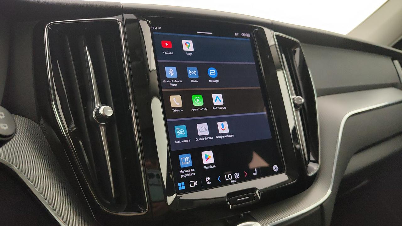 VOLVO XC60 2.0 b4 Plus Dark auto