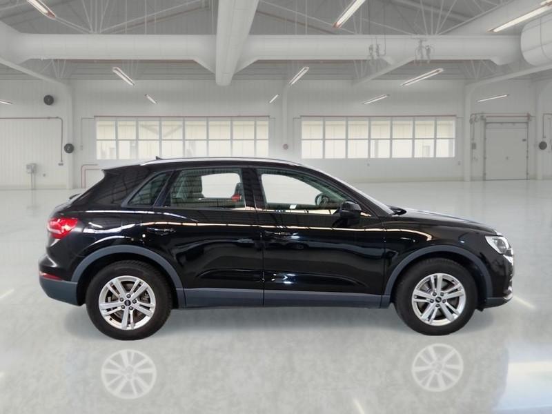 AUDI Q3 40 TDI quattro S tronic Business