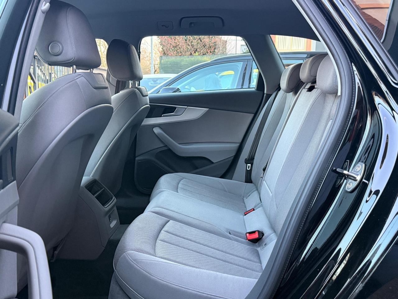 Audi A4 Avant 35 TDI S tronic Business