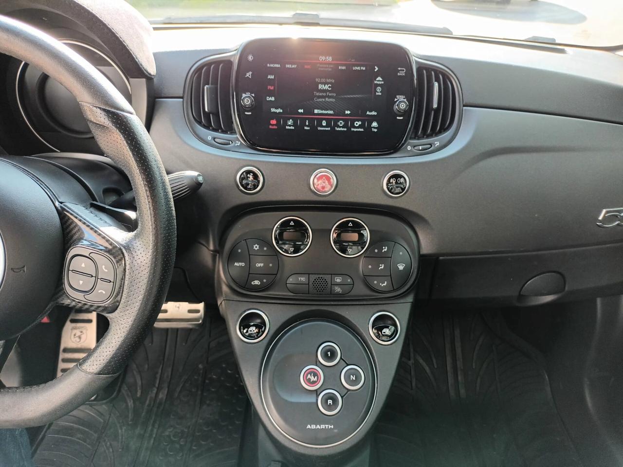 Abarth 695 Cabrio 1.4 Turbo T-Jet 180 CV Auto