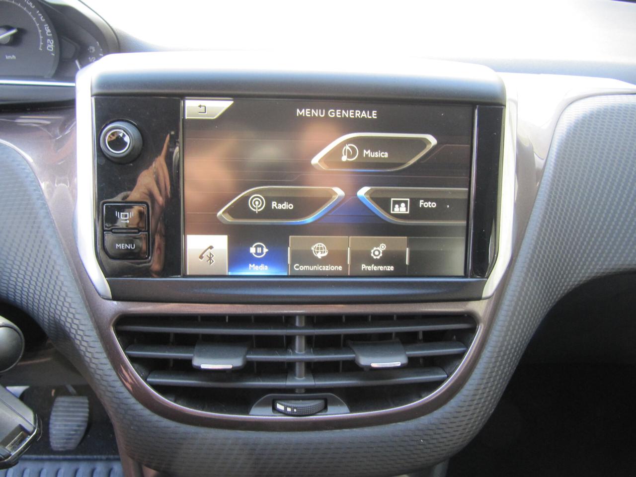 Peugeot 2008 1.2 VTi 82CV Active - BENZINA