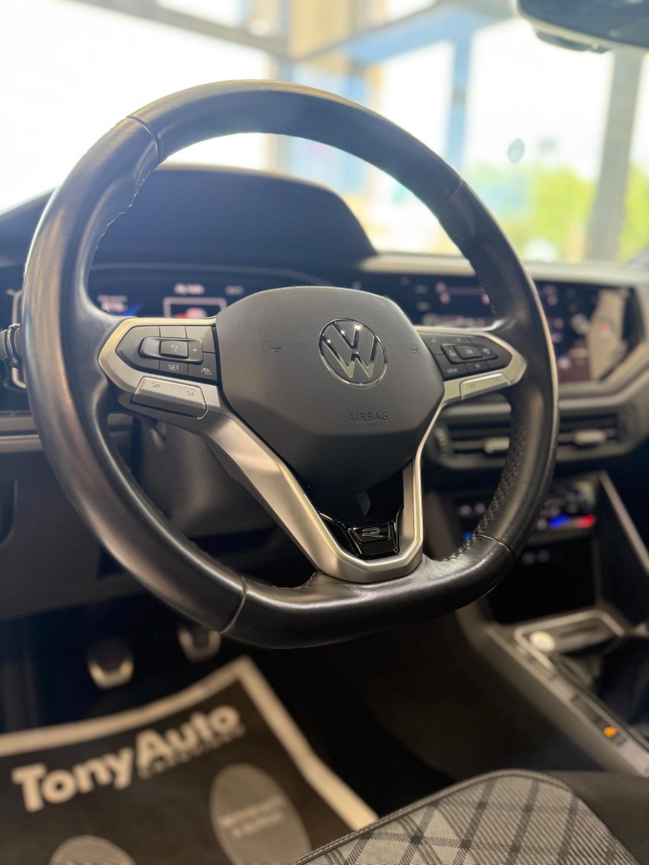 Volkswagen Taigo 1.0 tsi R-LINE TETTO APRIBILE.VIRTUAL COCKPIT.TELECAMERA,APPLE CARPLAY,KM CERTIFICATI