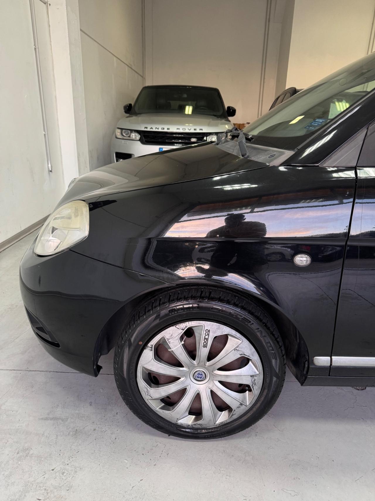 Lancia Ypsilon 1.2 69 CV 5 porte S&S Platinum