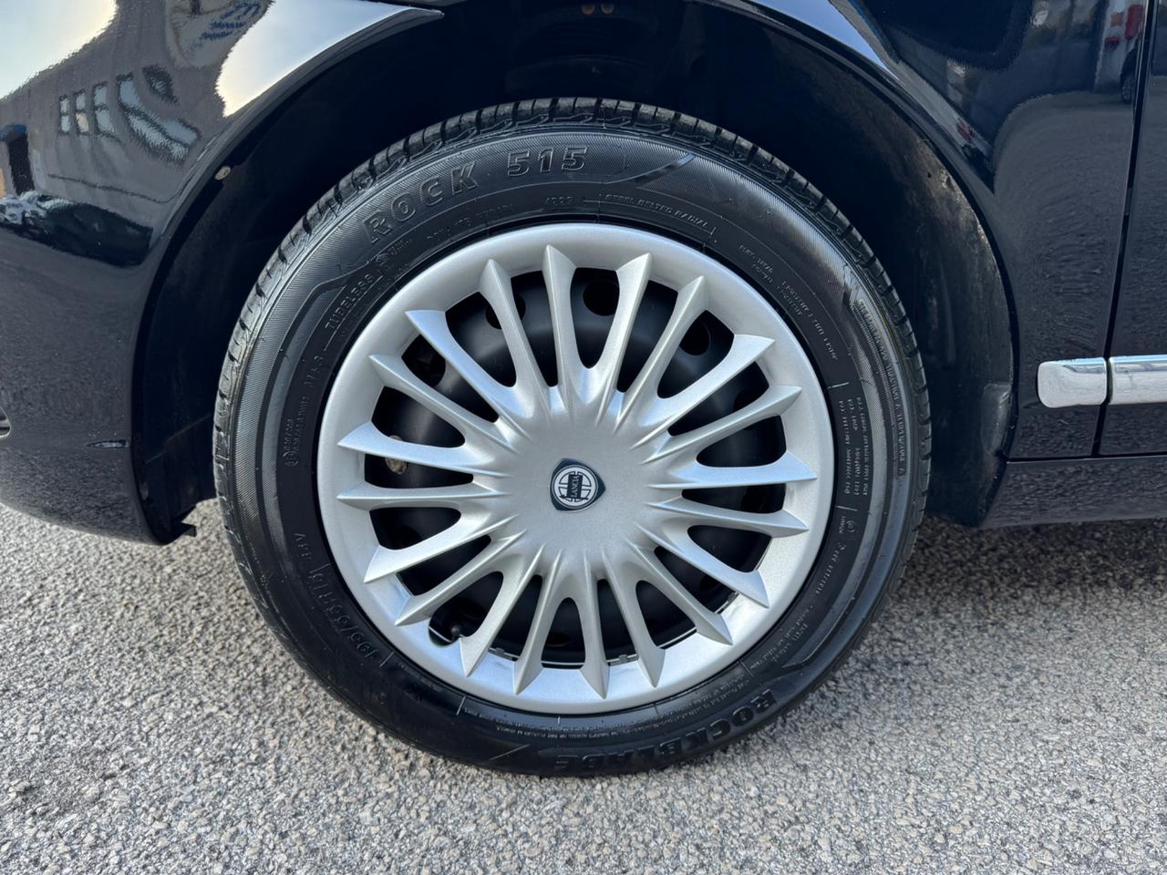 Lancia Ypsilon 1.2 Platino