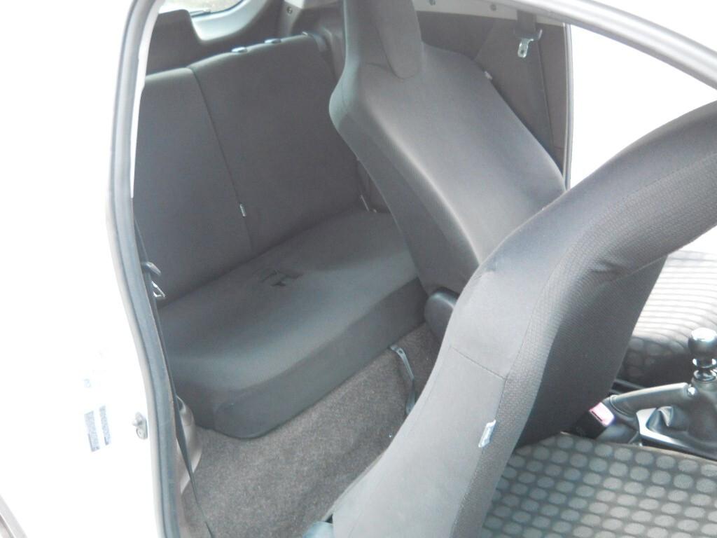 Toyota iQ 1.4 DIESEL 66 KW 90 CV 6 MARCE OK NEO PATENTATI