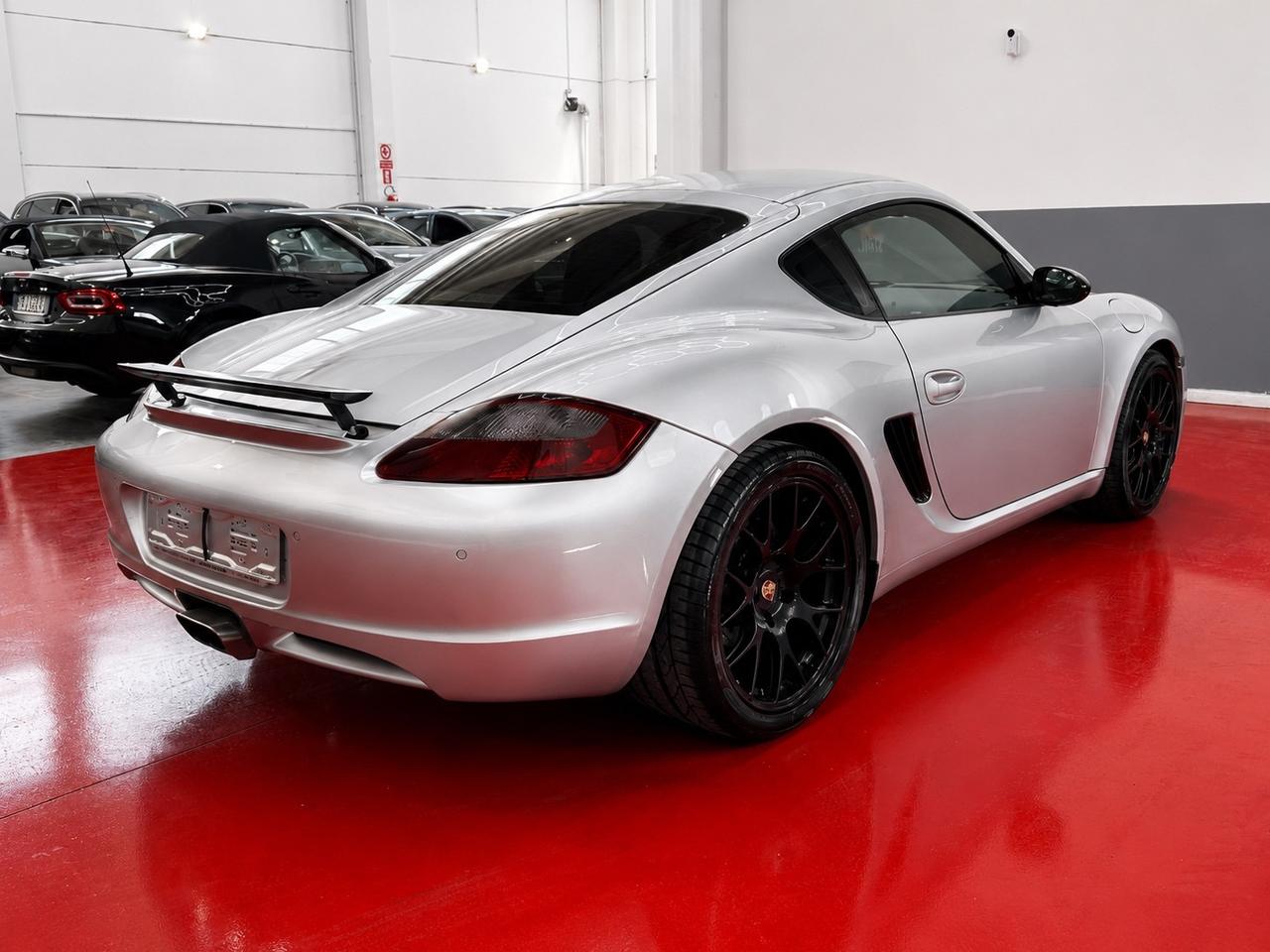 Porsche Cayman 2.7