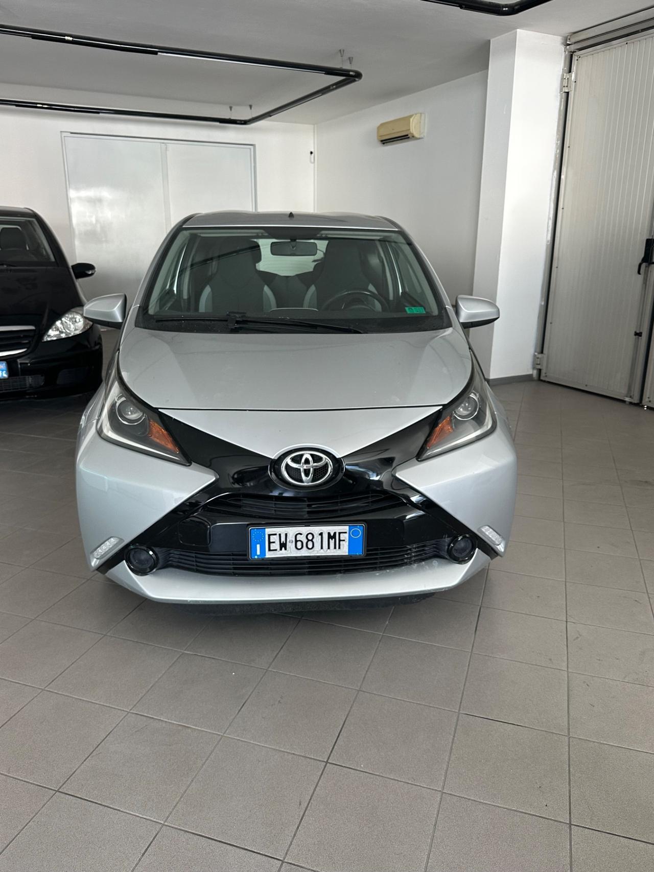 Toyota Aygo 1.0 VVT-i 69 CV 3 porte x-cool