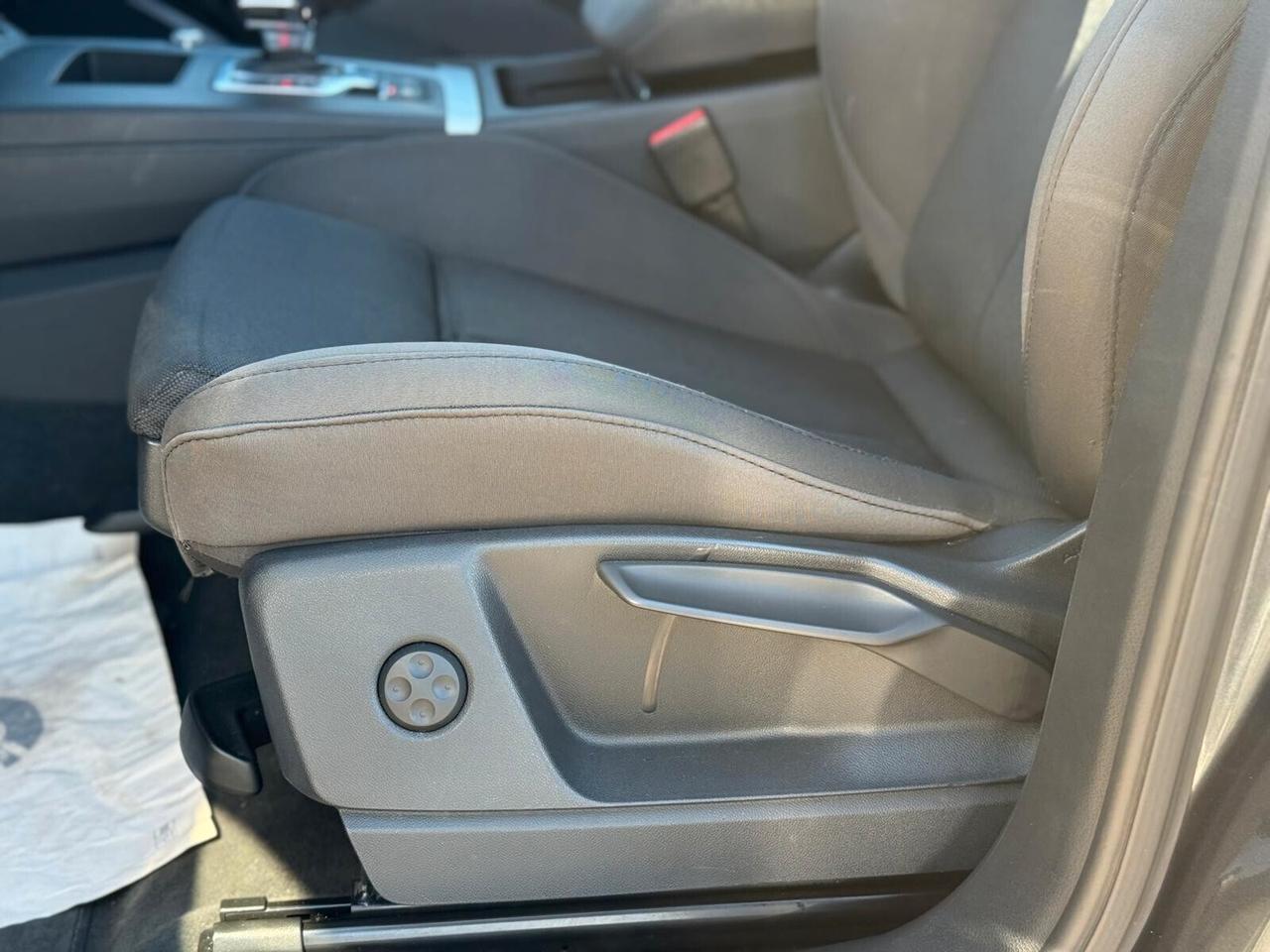 Q5 SPB 40 TDI 204cv quattro S-Line + Tetto + Daytona Grey