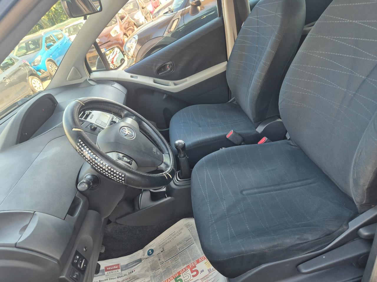 Toyota Yaris 1.0 5 porte Sol