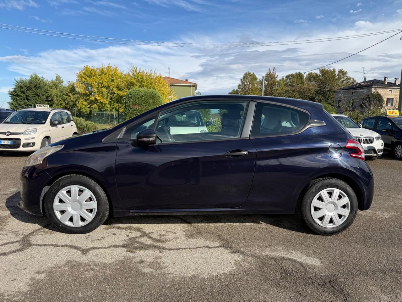Peugeot 208 1.4 HDi 68 CV 3 porte Access