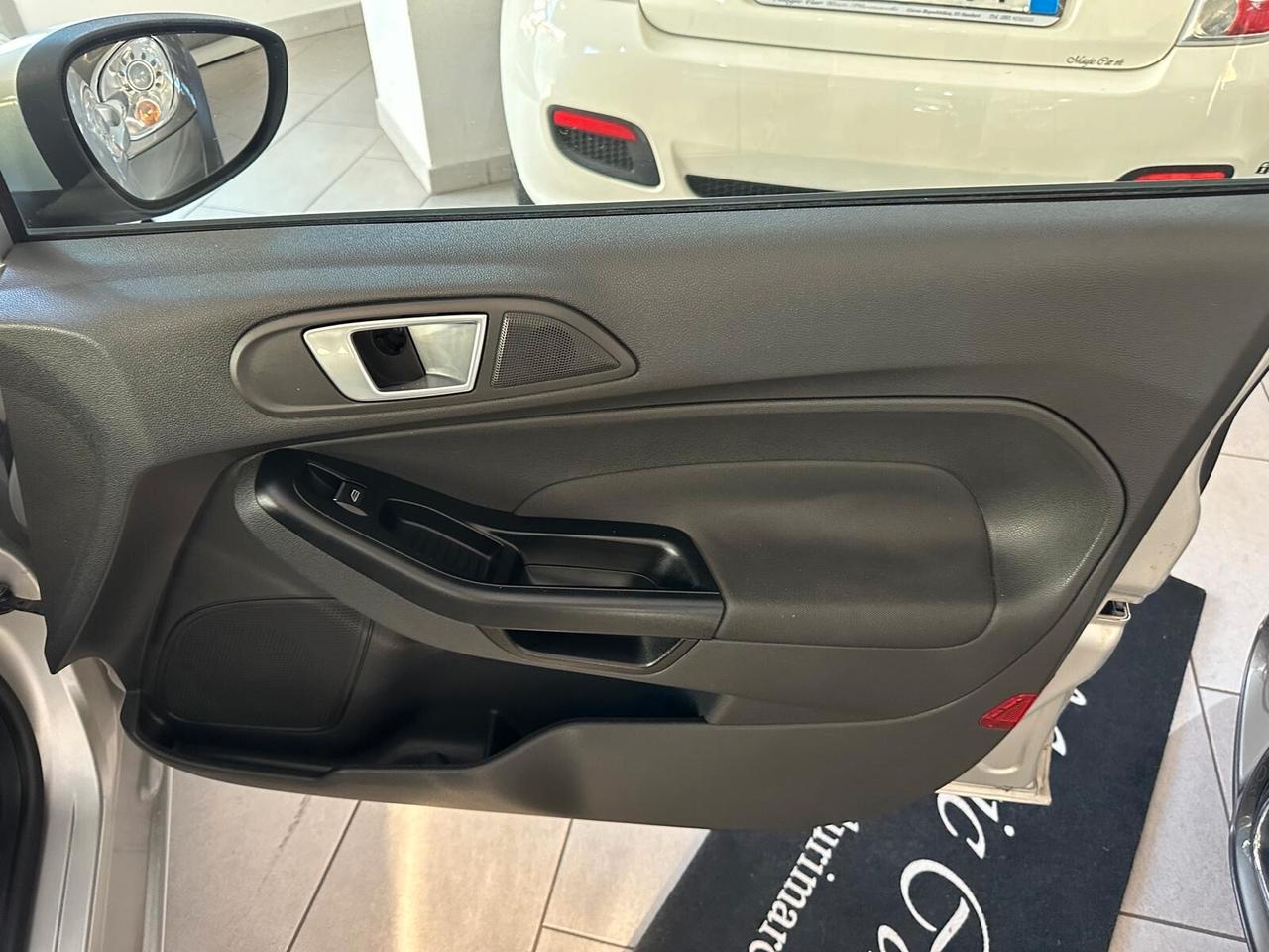 Ford Fiesta 1.4 TDCi 70CV 5 porte Titanium