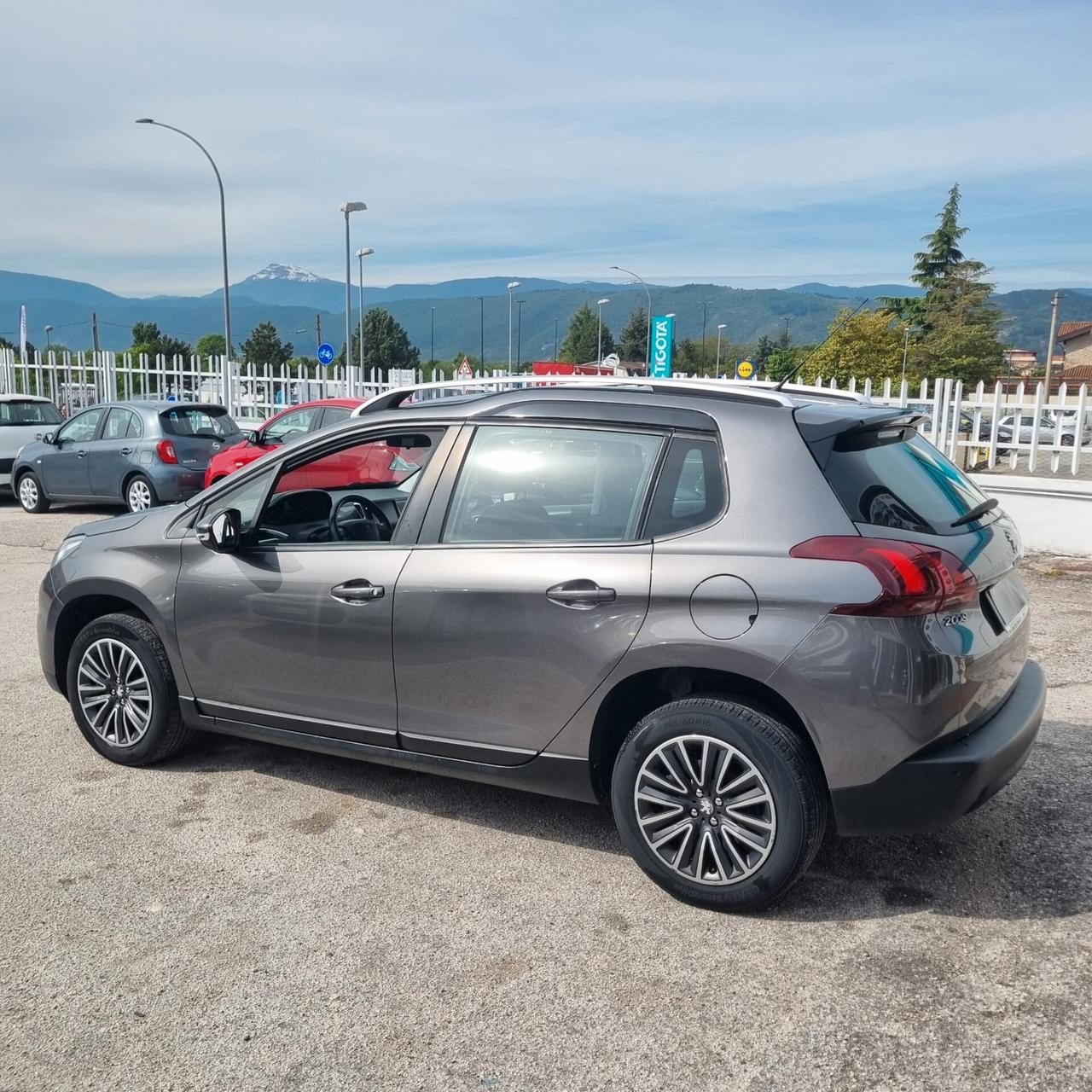 Peugeot 2008 BlueHDi 100 S&S Black Matt