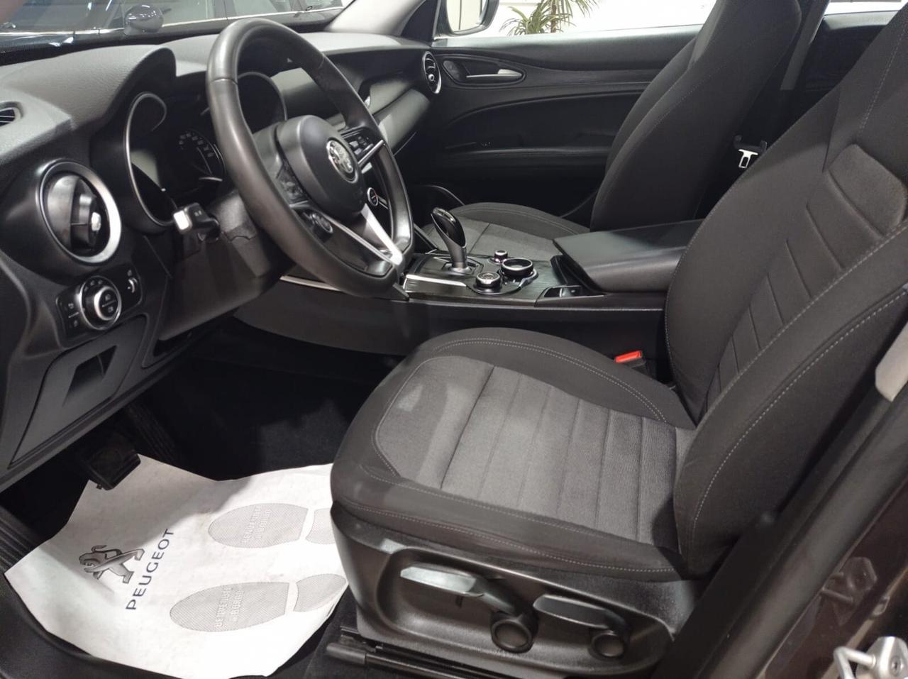 Alfa Romeo Stelvio 2.2 Turbodiesel 180 CV AT8 RWD Business
