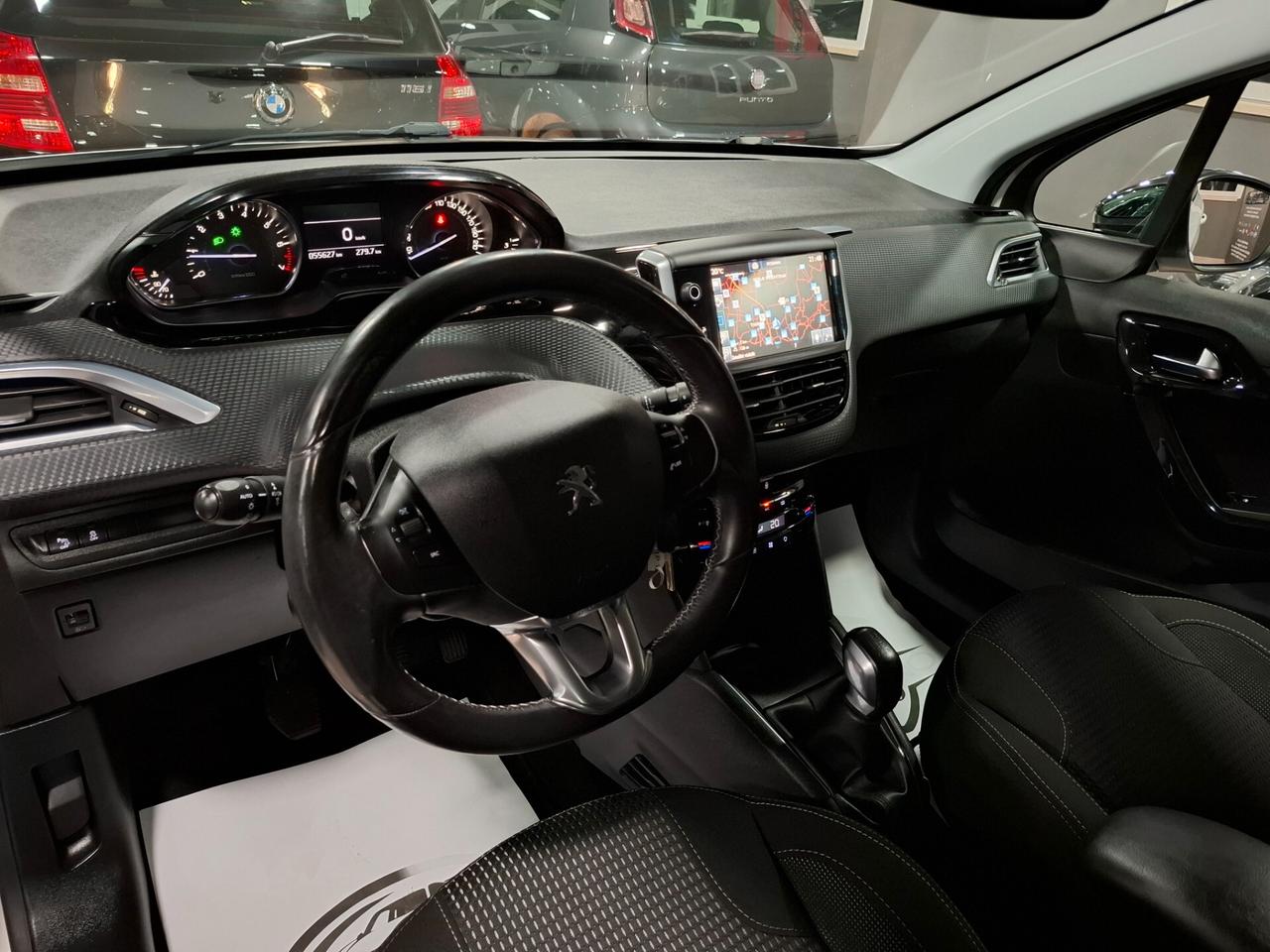 Peugeot 208 1.2 benzina Neopatentati