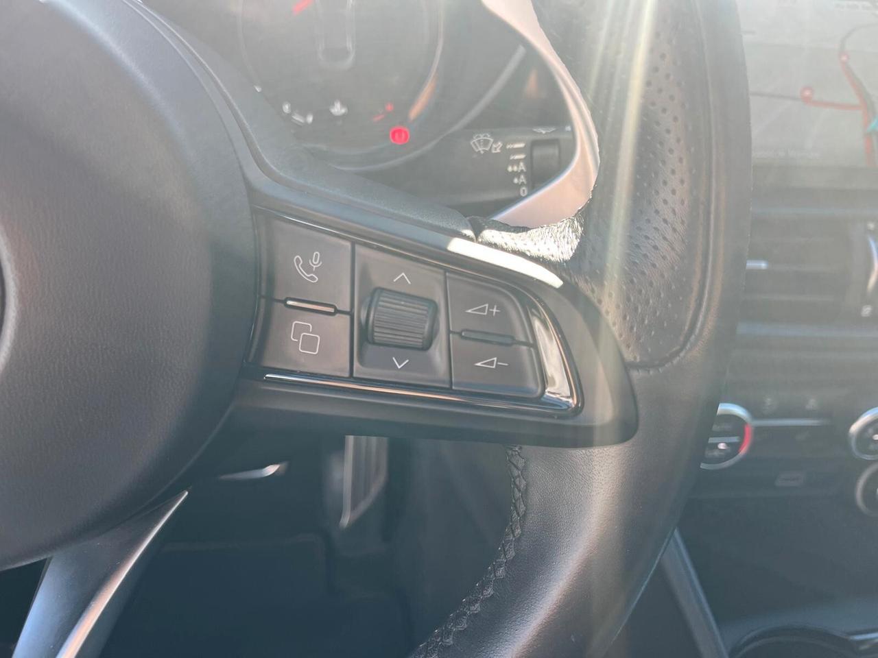 Alfa Romeo Giulia 2.2 Turbodiesel 210 CV AT8 AWD Q4 Veloce