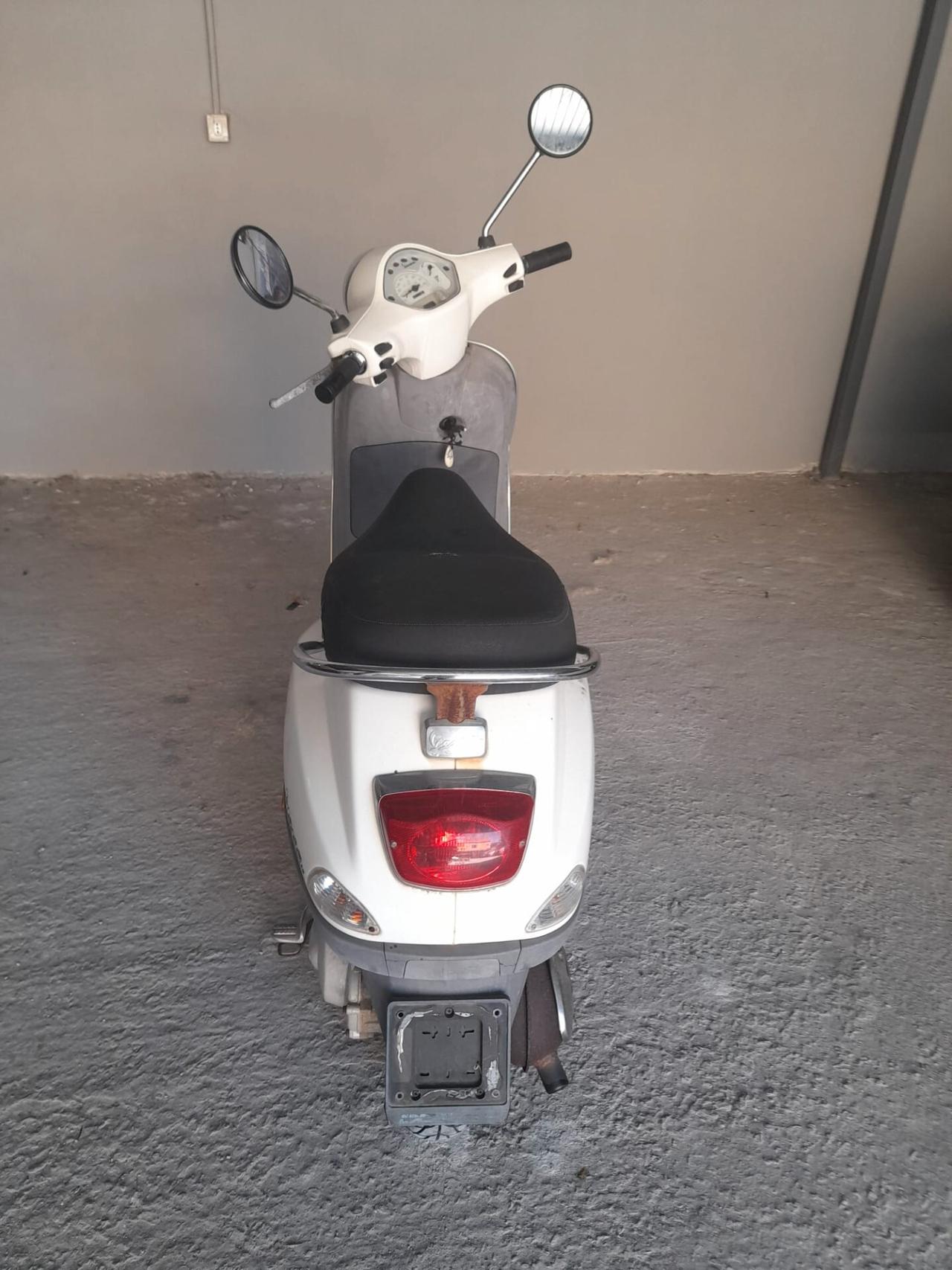 Piaggio Vespa 50 cc benzina(PRIVATO)-2013