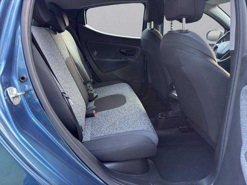 Lancia Ypsilon Ypsilon 5p 1.0 hybrid 70cv 6m Silver Plus