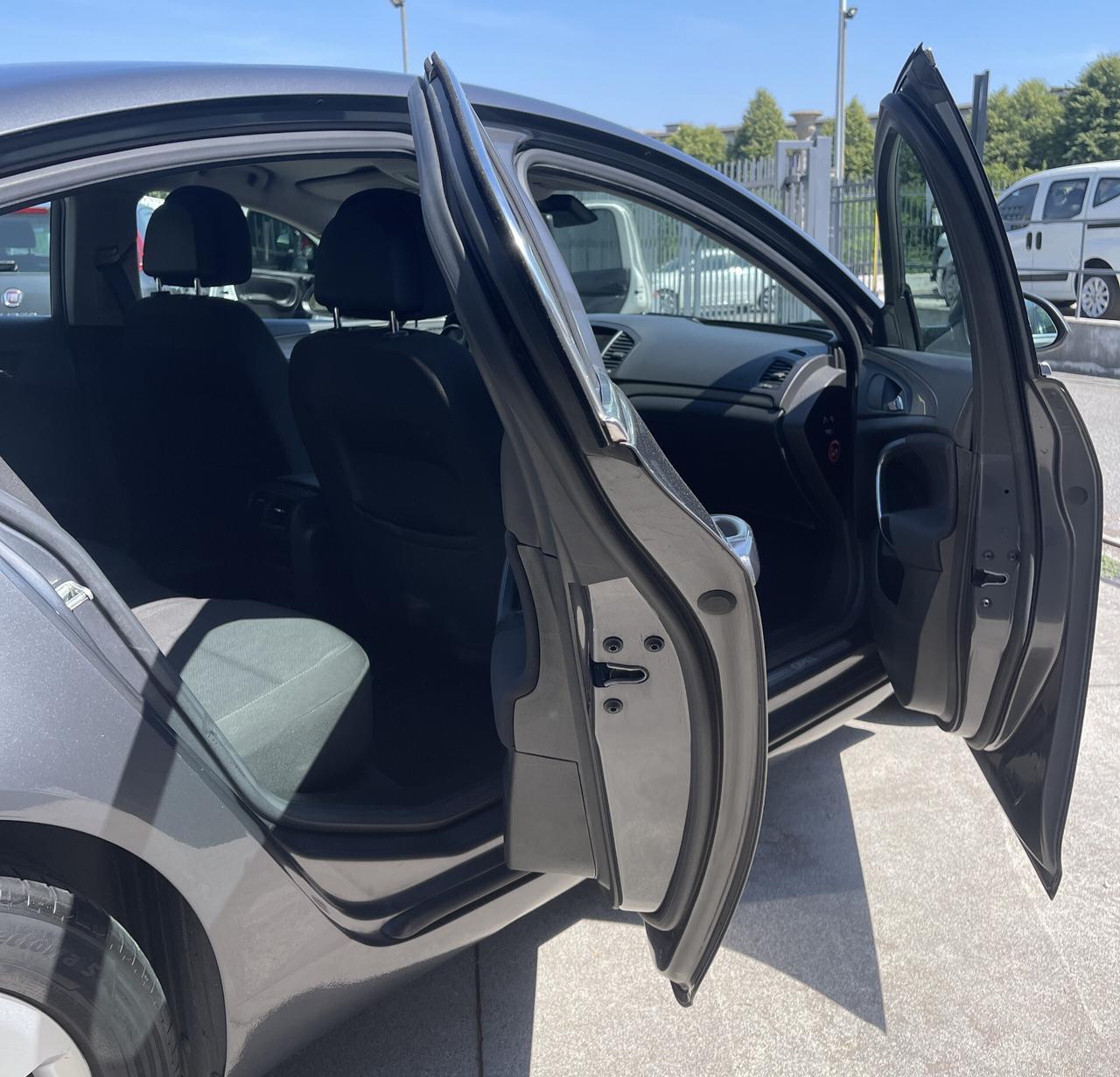 Opel Insignia 2.0 CDTI 4 porte