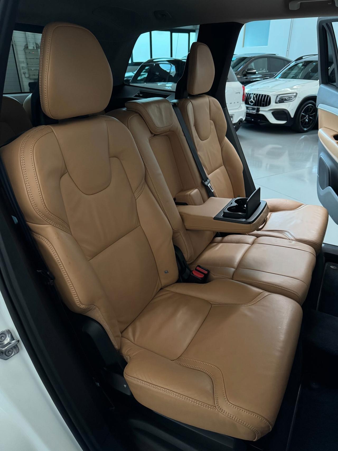 Volvo XC90 D5 2.0cc 224cv 7 Posti INSCRIPTION Full Led Pelle