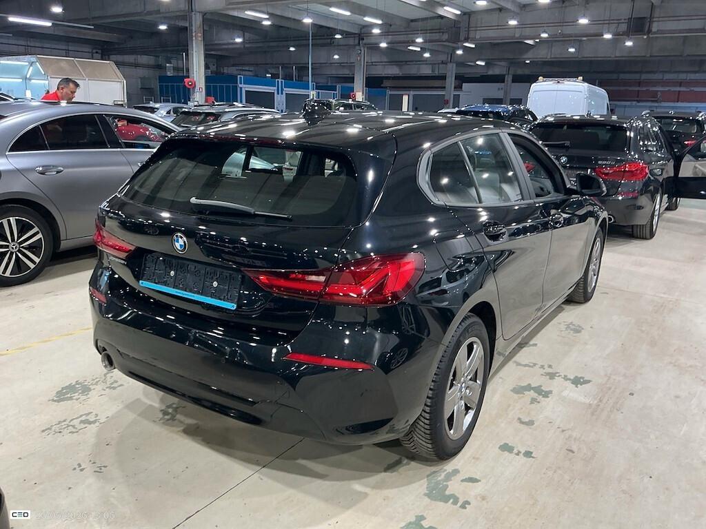 BMW 116D 115CV 6M. BUSINESS ADVANTAGE ( FARI LED - BMW DIGITAL COCKPIT - CRUISE - NAVI - MIRROR - PDC )