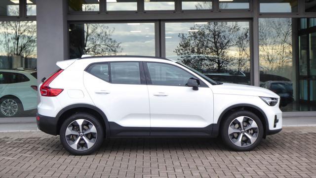 VOLVO XC40 B3 automatico Plus Dark