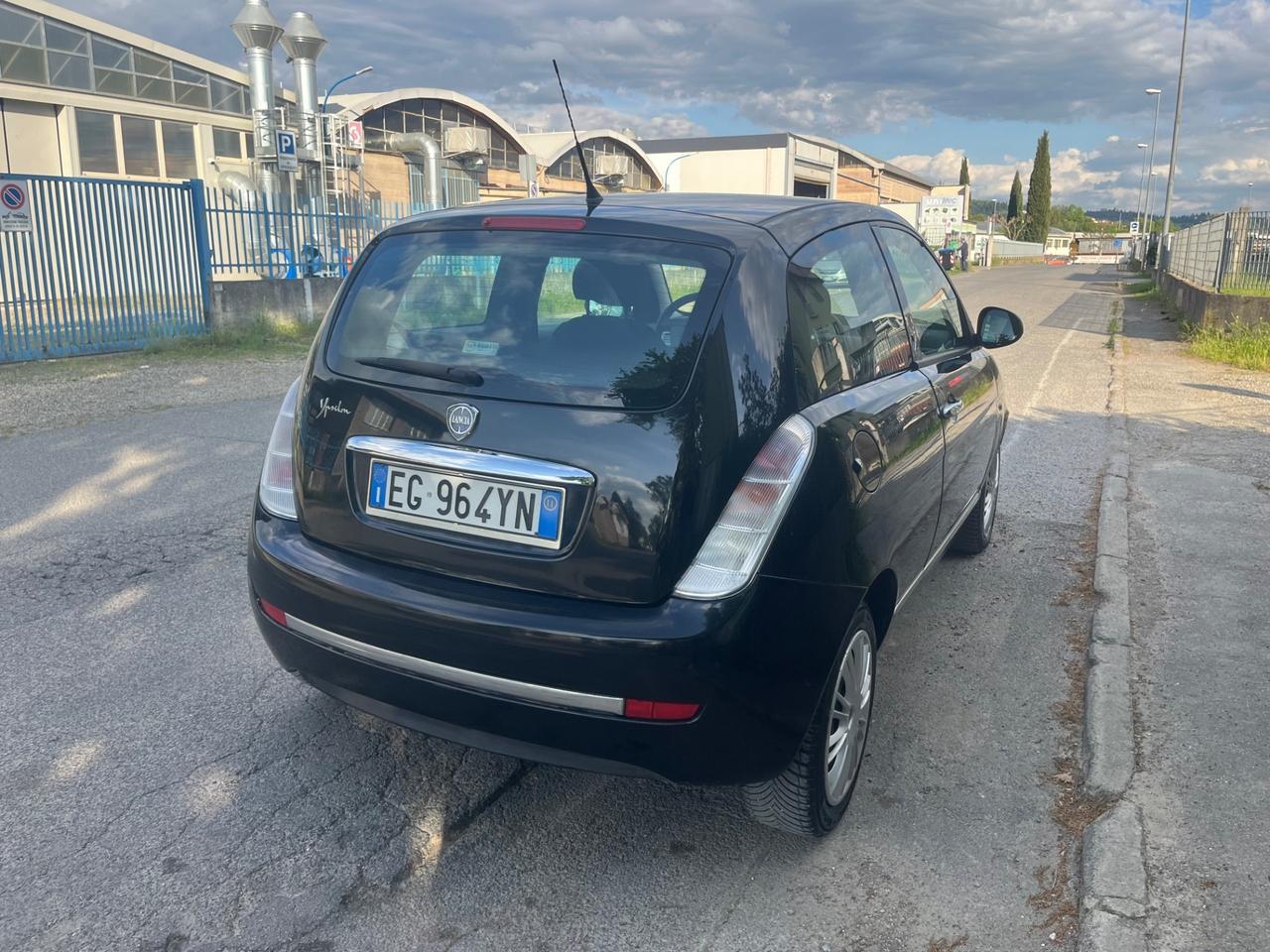 Lancia Ypsilon 1.2 69 CV Platinum 200.000 KM