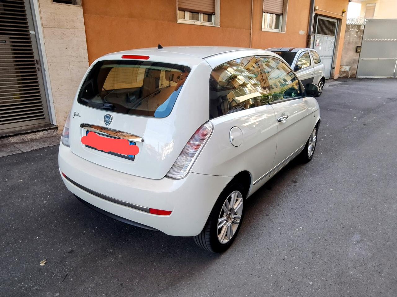 Lancia Ypsilon 1.3 MJT 75 CV Platinum